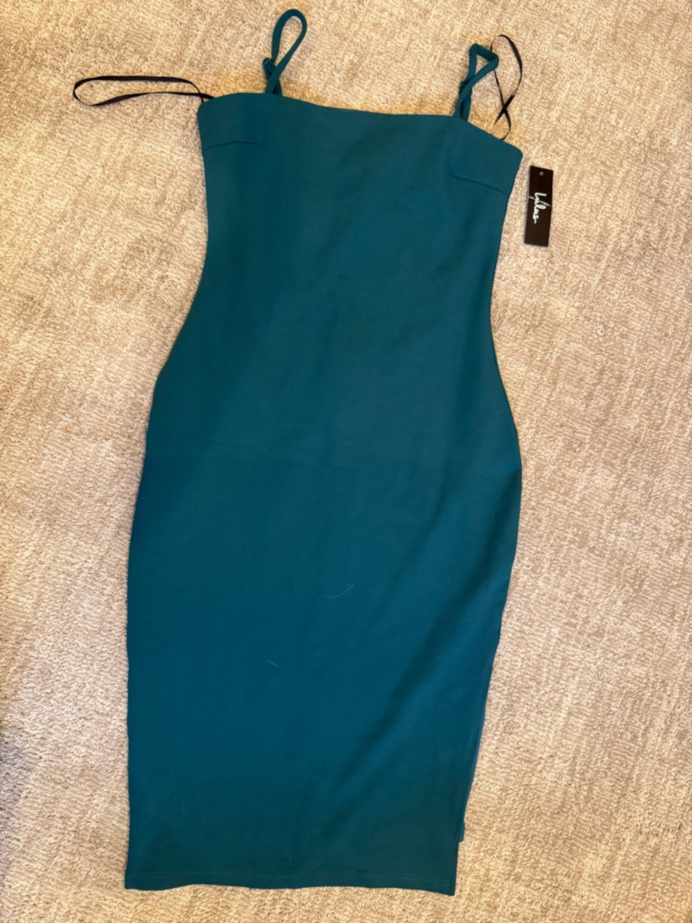 NWT Lulu’s fitted cocktail dress. Size M